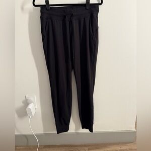 Lululemon stretch joggers in black, size: 8